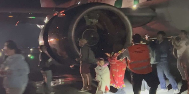 Kalkışa Geçen Uçak Pistte Yürüyen Bir Kişiye Çarptı